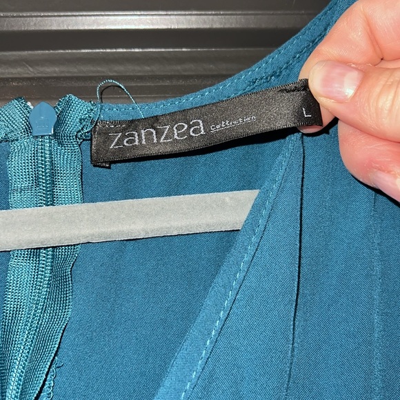 Blue maxi length dress with 3/4 length sleeves - Picture 2 of 2